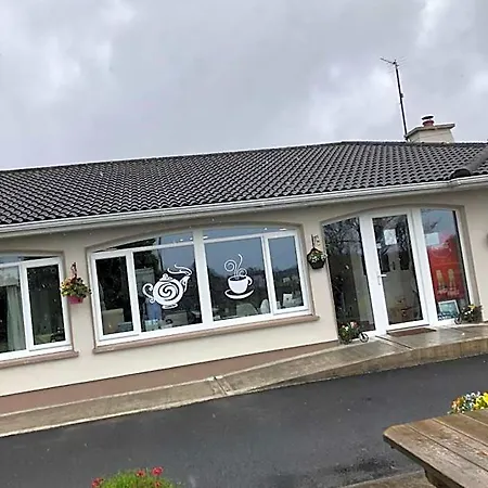 June's Hotell Kilkelly